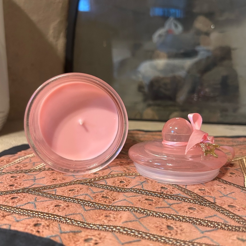 Bloom + Prosper Raspberry Macaron Scented Candle 15.7oz - Picture 3 of 3